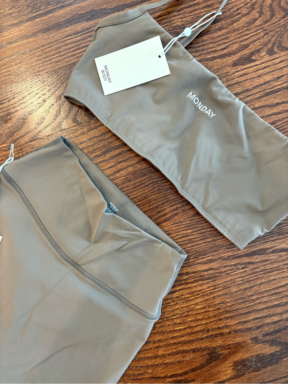 Monday Body Women’s Stone Set